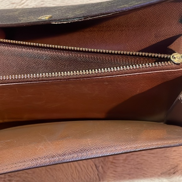 Vintage Louis Vuitton Monogram Sarah Wallet - Picture 4 of 5